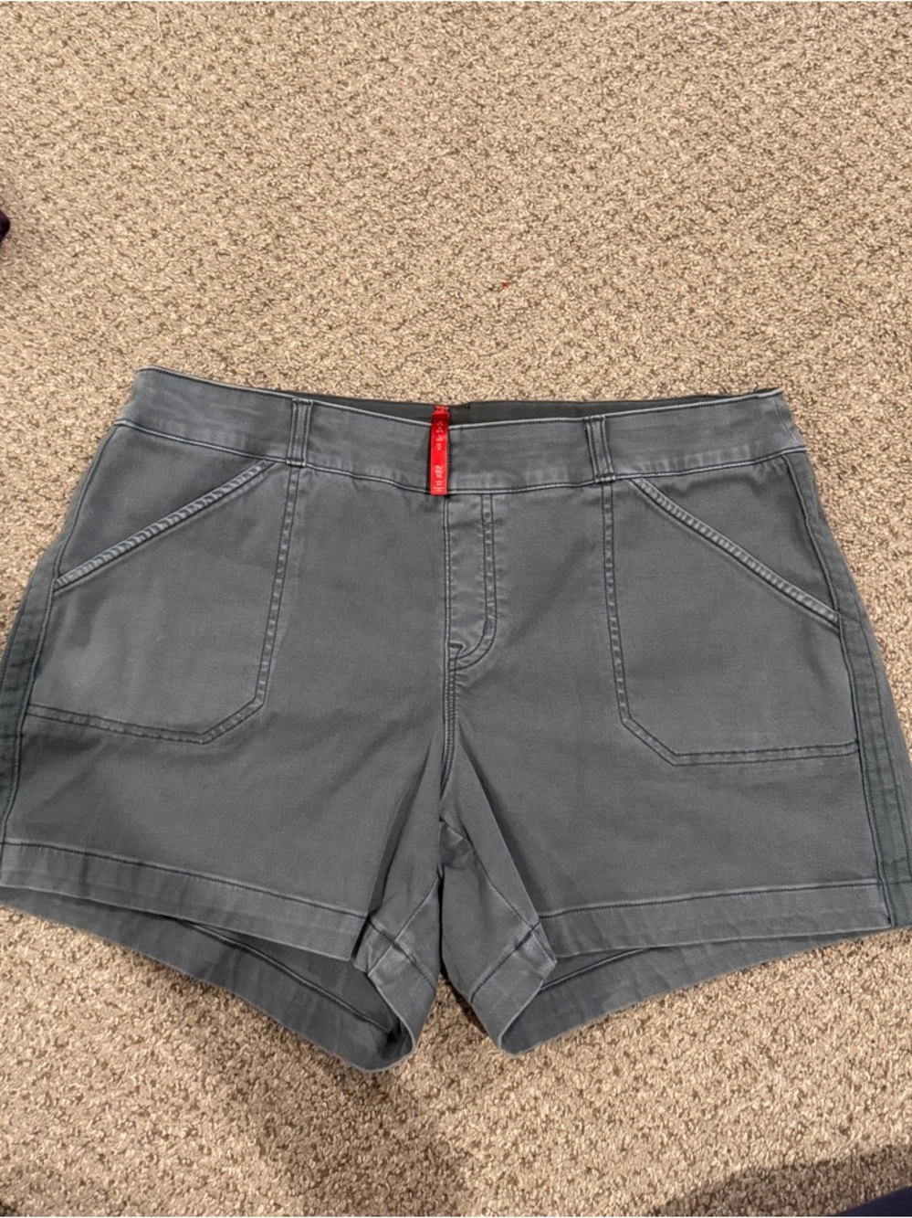 Womens SPANX Stretch Twill Shorts, 4"
Hazy Blue Grey